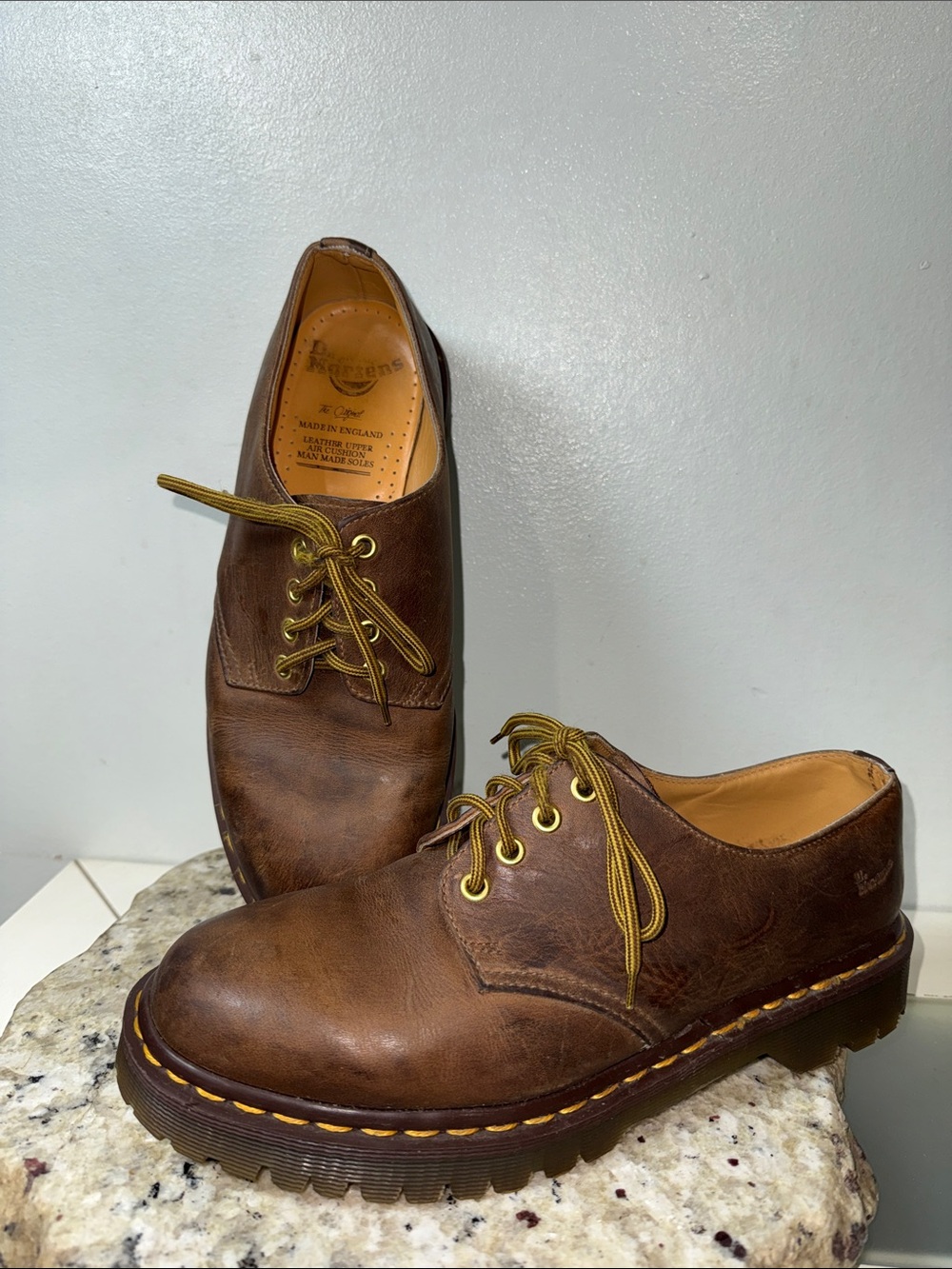 Vintage Dr. Martens Men's Brown Leather Derby Shoes Classic Lace-Up Sz 9 AW004